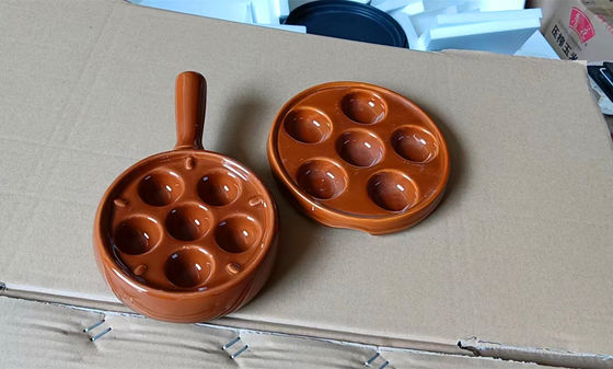 6 Slots Round Ceramic Escargot Plate With Handle Customized Color